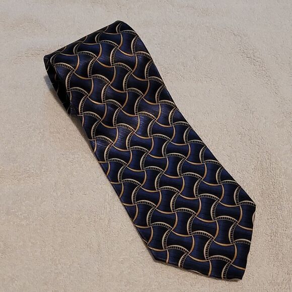 Roundtree & Yorke all silk tie - Picture 1 of 5